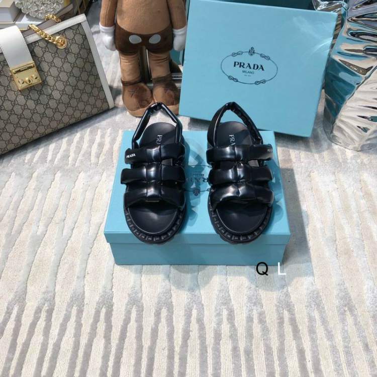 Picture of Prada Shoes _SKUPradasz35-40X010519285